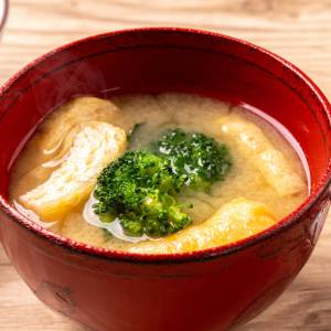 夕食のみそ汁に入れるだけ！体の酸化を防ぐ食材2選｜管理栄養士が解説