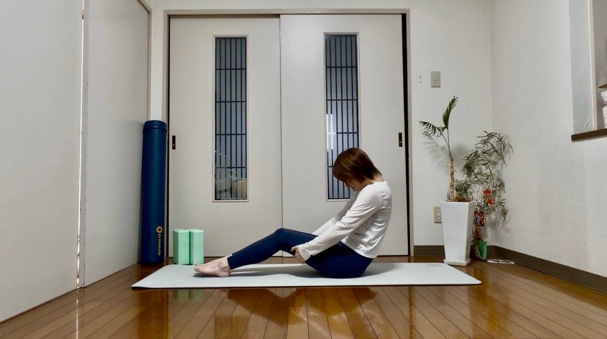 骨盤と背骨を整えるエクササイズ