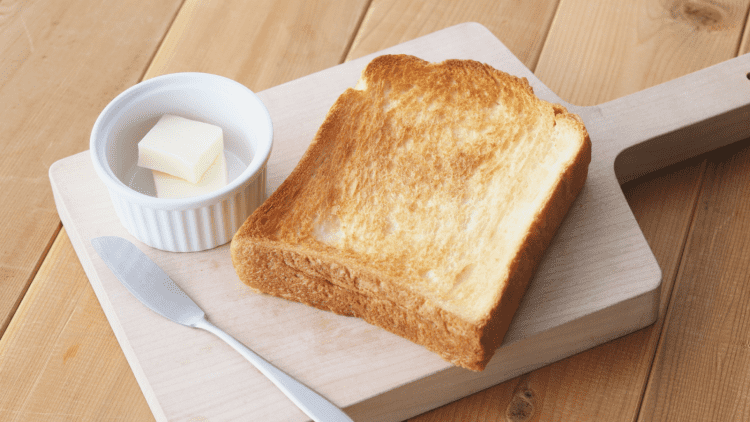 朝トーストに“ごま×ココア”を足すだけ!亜鉛不足を防ぐ簡単習慣|管理栄養士が解説