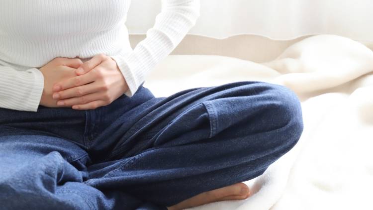 【超簡単】便秘にお悩み中の方必見！やればスッキリ便秘解消ストレッチ