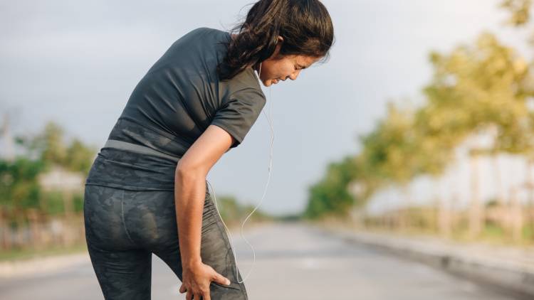 【前ももばかり張る人は腿裏が眠っている】歩くのがラクになる「四つ這いハムストリングトレーニング」