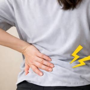 【背中の痛みが１週間で軽くなる！】背中が痛いのは「骨盤のズレ」→骨盤と背骨を整えるエクササイズ