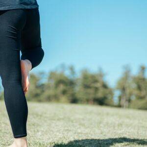 〈放置厳禁〉片脚立ちしてぐらぐらする人=反り腰?その理由の解説と改善方法をヨガ講師が解説