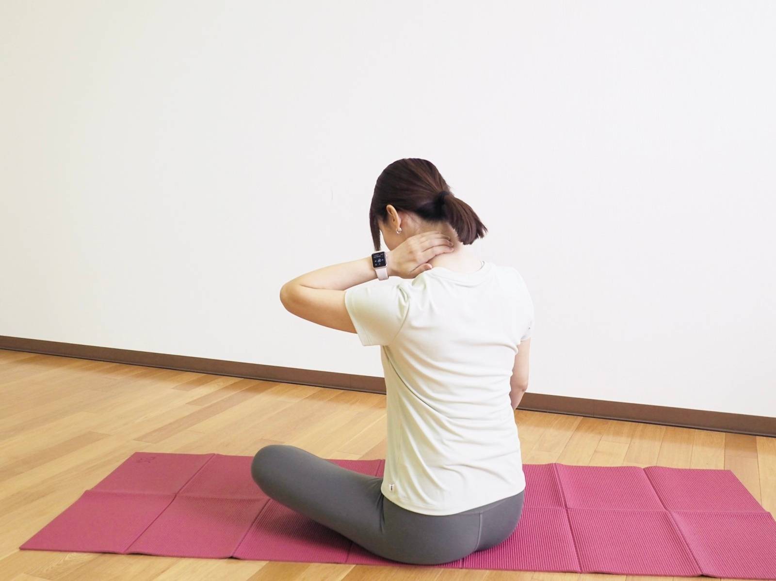 首の後ろ・マッサージ