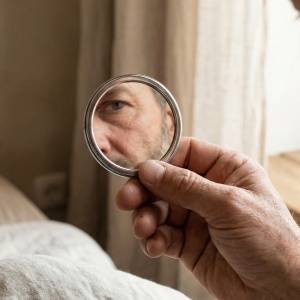 【日用品に含まれる化学物質「フォーエバーケミカル」が50代男性の加齢を加速している!?】最新研究が示唆