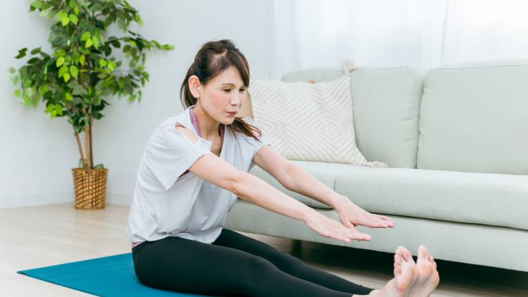 【前屈できない=痩せにくい】下半身がみるみる痩せる!股関節ストレッチ