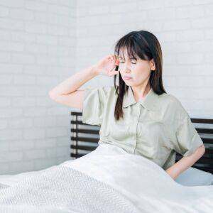 寝起きのガチガチ肩・背中がスッキリ！＜朝に１分だけ＞血流・姿勢・呼吸も整う目覚めのねじり運動