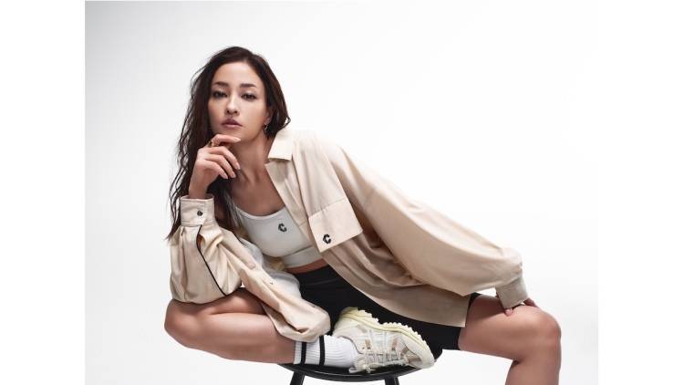 ＜CRONOS＞黒木メイサとのコラボアイテム登場！ヨガやワークアウトにも映えるアクティブウェア