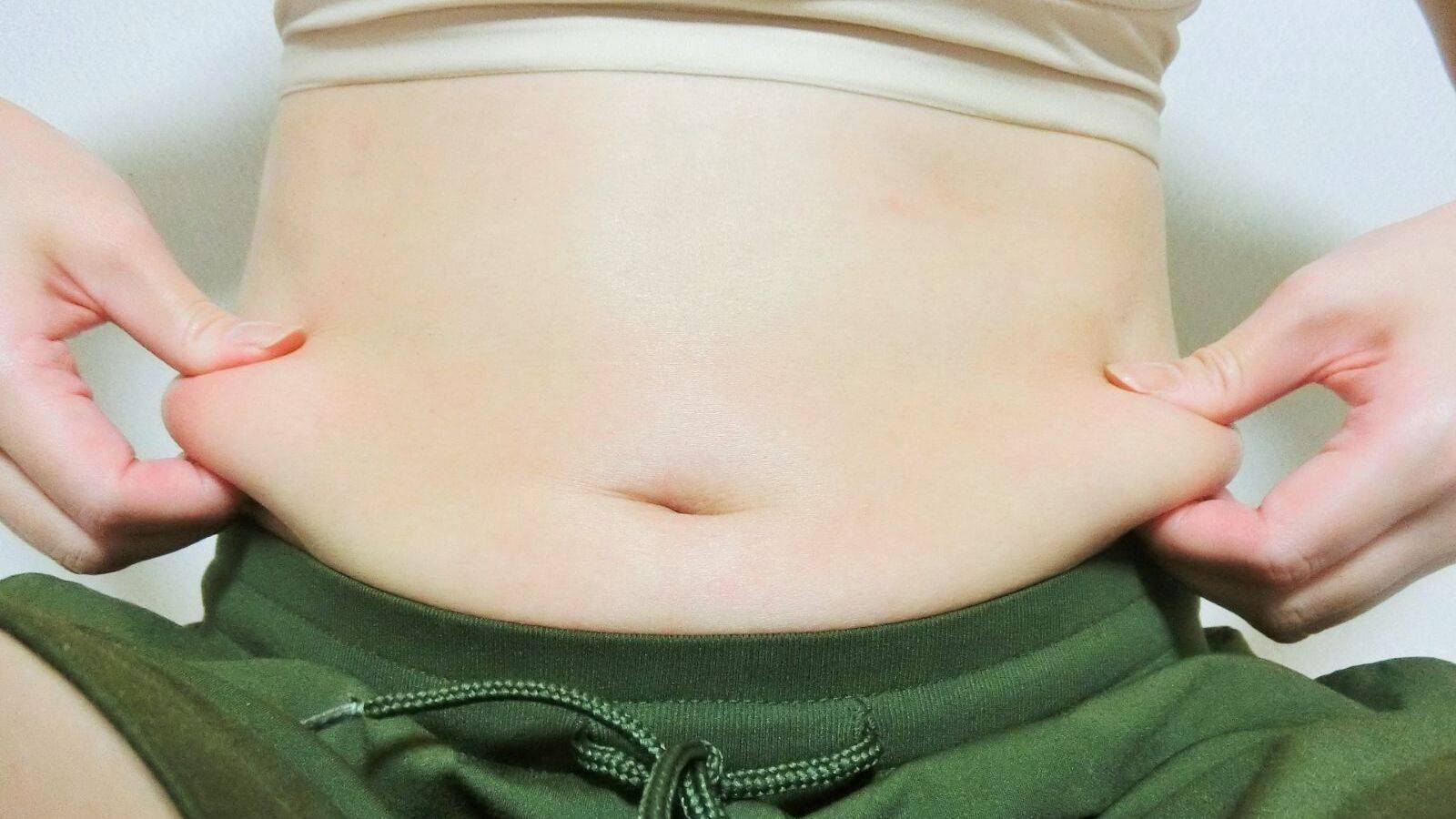 腹筋してもお腹が凹まない人、原因は腹筋不足ではない。「お腹痩せに導く骨盤調整」のやり方