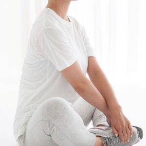 「あぐらが苦手」「股関節が硬い」そんな人でもみるみる股関節が柔らかくなる【ひと工夫加えたキャット＆カウ】