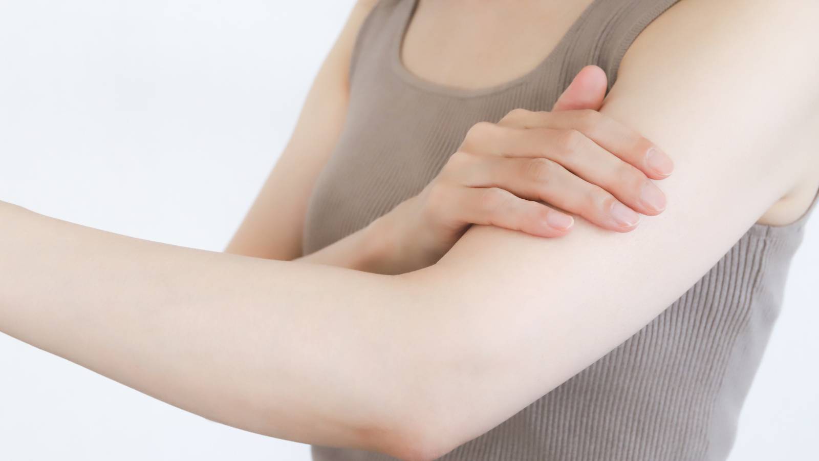 【鍛えても二の腕が細くならないのには理由があった】1日５分、３日で結果が出る「二の腕ほぐし」