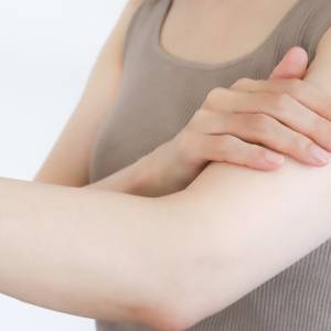 【鍛えても二の腕が細くならないのには理由があった】1日５分、３日で結果が出る「二の腕ほぐし」