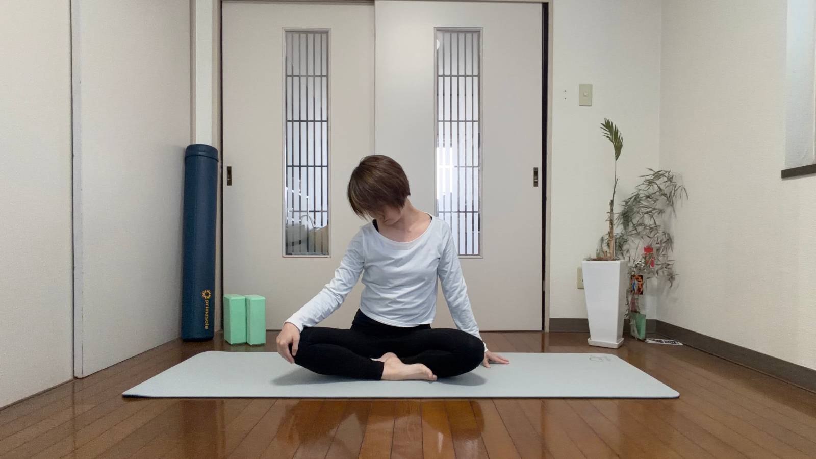 首ストレッチ