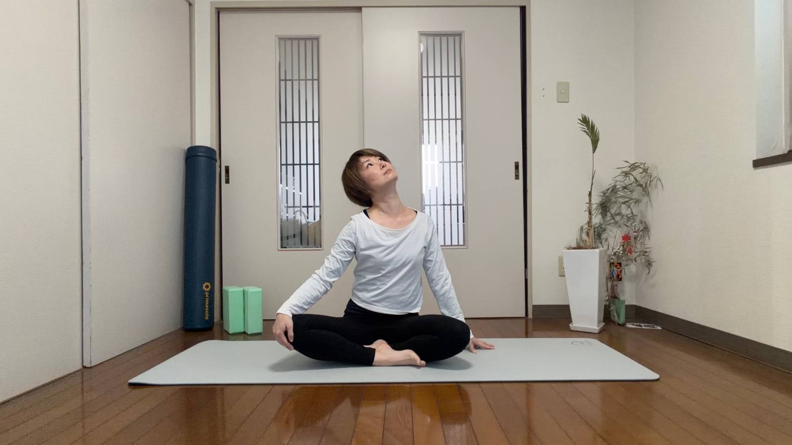 首ストレッチ