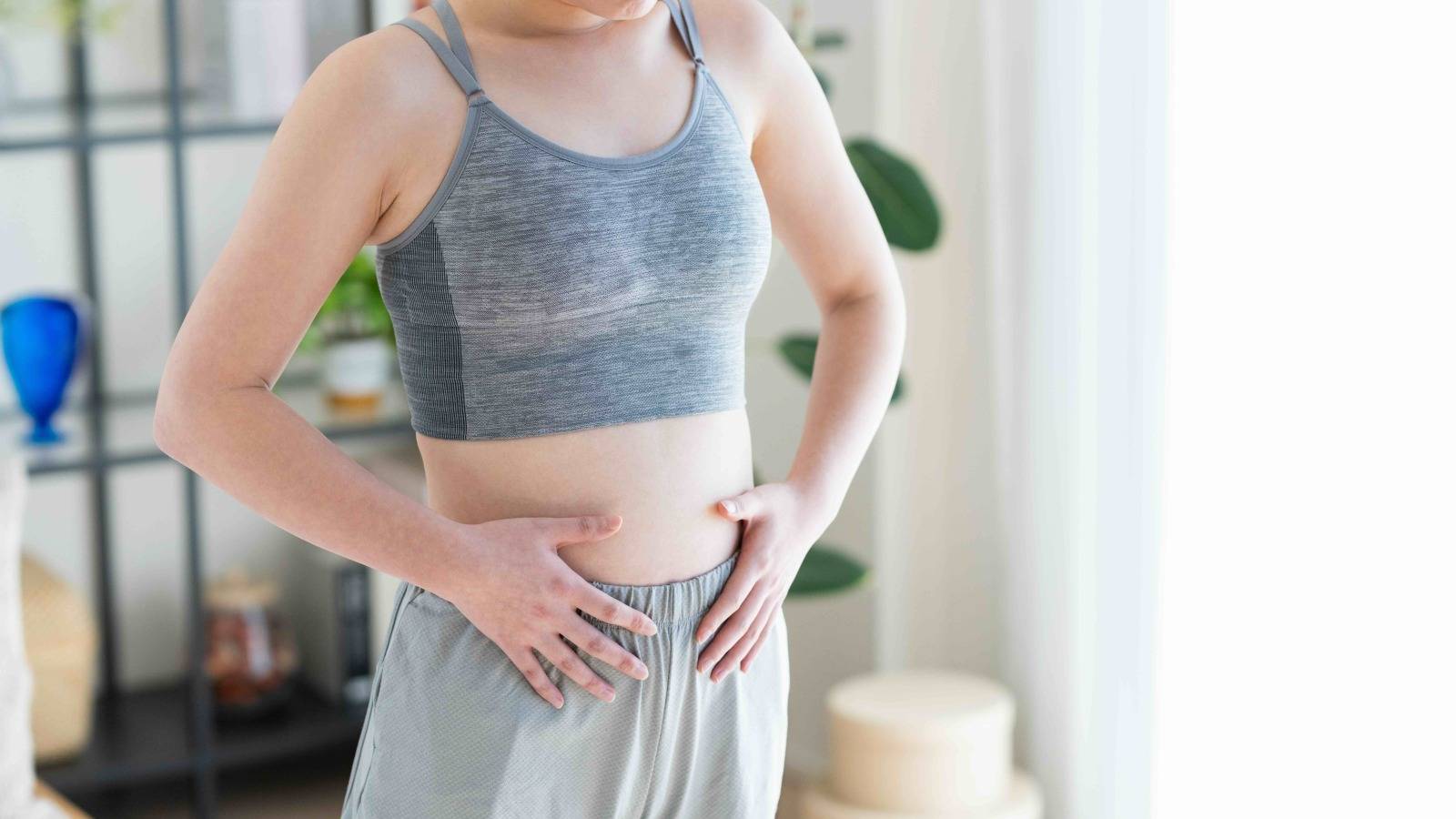 【下腹が凹まない人はまずやってほしい！】ドローインだけでラクラクお腹凹ませ術