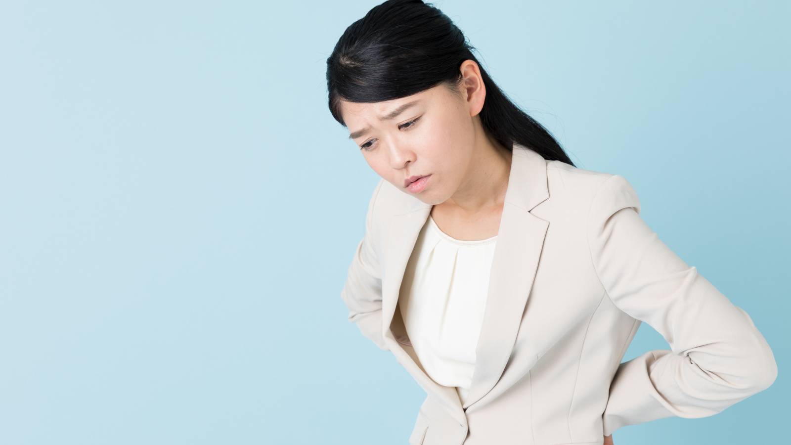  【40代からの頑張り過ぎない美姿勢ケア】なぜか背中が丸くなる人必見の「スワンプレップ」 