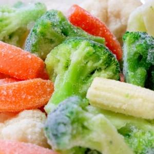 保冷剤代わりに入れてない？冷凍野菜の危険な使い方｜管理栄養士が解説