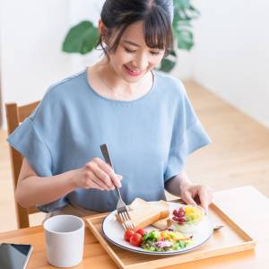 「何を食べるか悩まない！」が減量成功のカギ？｜食事の“習慣化”で体重が平均5.9％減、米研究が示したシンプル習慣の効果