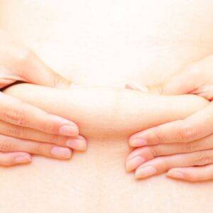 「超カンタン！」お腹のたるみが気になる人がすぐやるべき【座って10回】劇的に効くテーブル腹筋