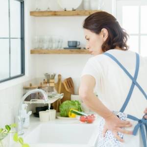 たった5秒キープすればOK！【腰痛対策】腰を守るための体幹トレーニング
