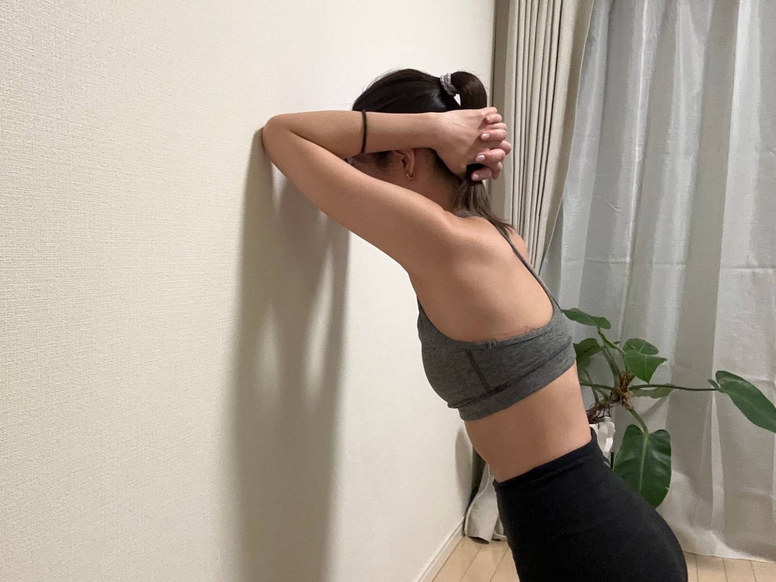 胸を開くストレッチ
