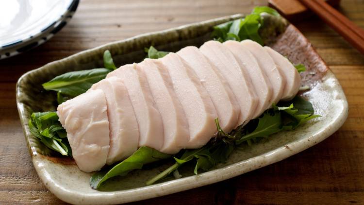 サラダチキンに、ただ混ぜるだけ！ヘトヘトな夜の「疲労回復タンパク質レシピ」｜管理栄養士が解説