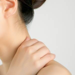 【ただゆらすだけ】首・肩・背中・腰に痛みやこりがある人に｜背面の不調をまとめて解消できる高タイパストレッチ
