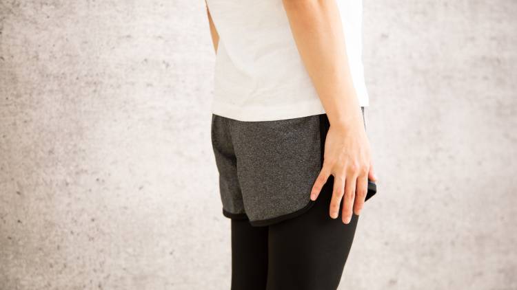 40代50代は【急激に姿勢が崩れていく！】1日1回でOK！骨盤底筋も鍛えられる美姿勢運動