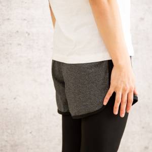 40代50代は【急激に姿勢が崩れていく！】1日1回でOK！骨盤底筋も鍛えられる美姿勢運動