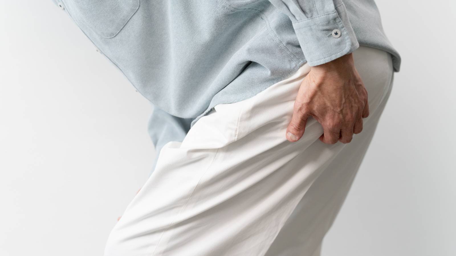  「股関節に引っかかるような違和感」原因はお尻の深い部分の硬さ。お尻の奥からじんわりゆるむ1分ストレッチ 