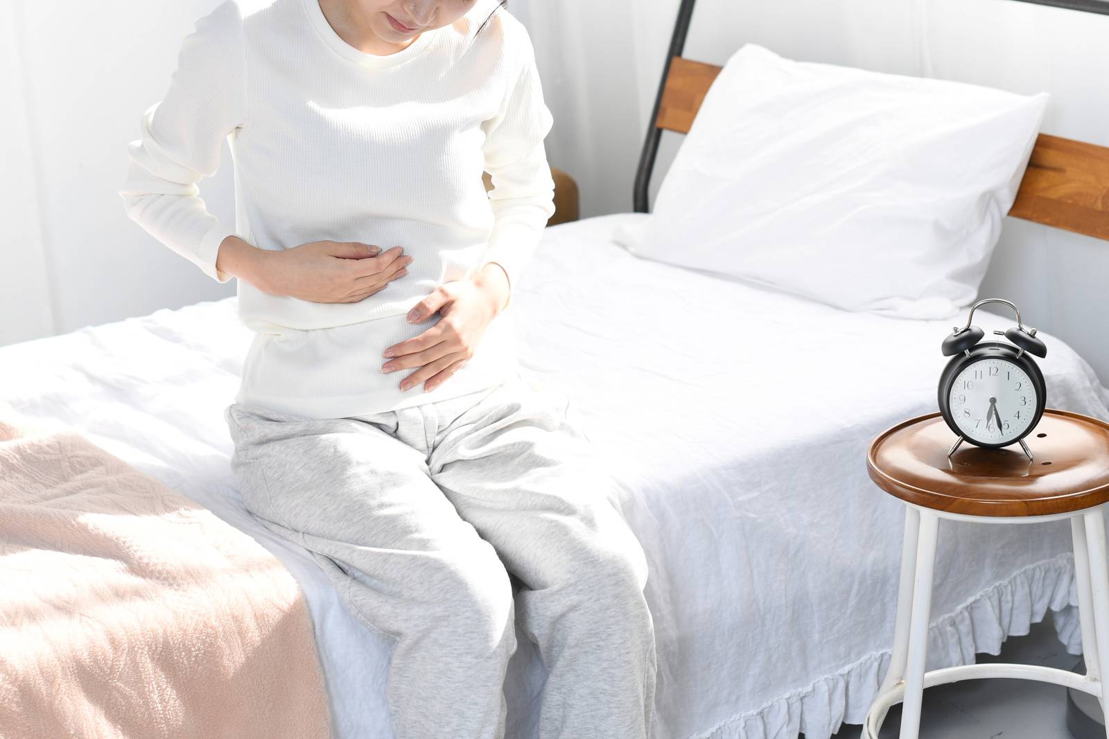 「毎日やってたわ…」お腹の張り・ガスが増えるNG習慣とは｜管理栄養士が解説