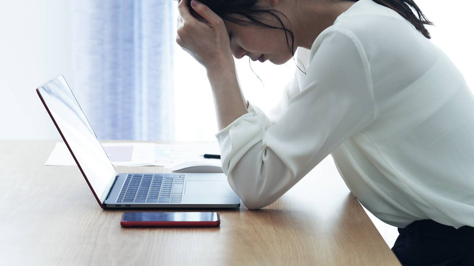  心がすり減る人ほど無意識にやっている“自分いじめ”とは｜臨床心理士が解説 