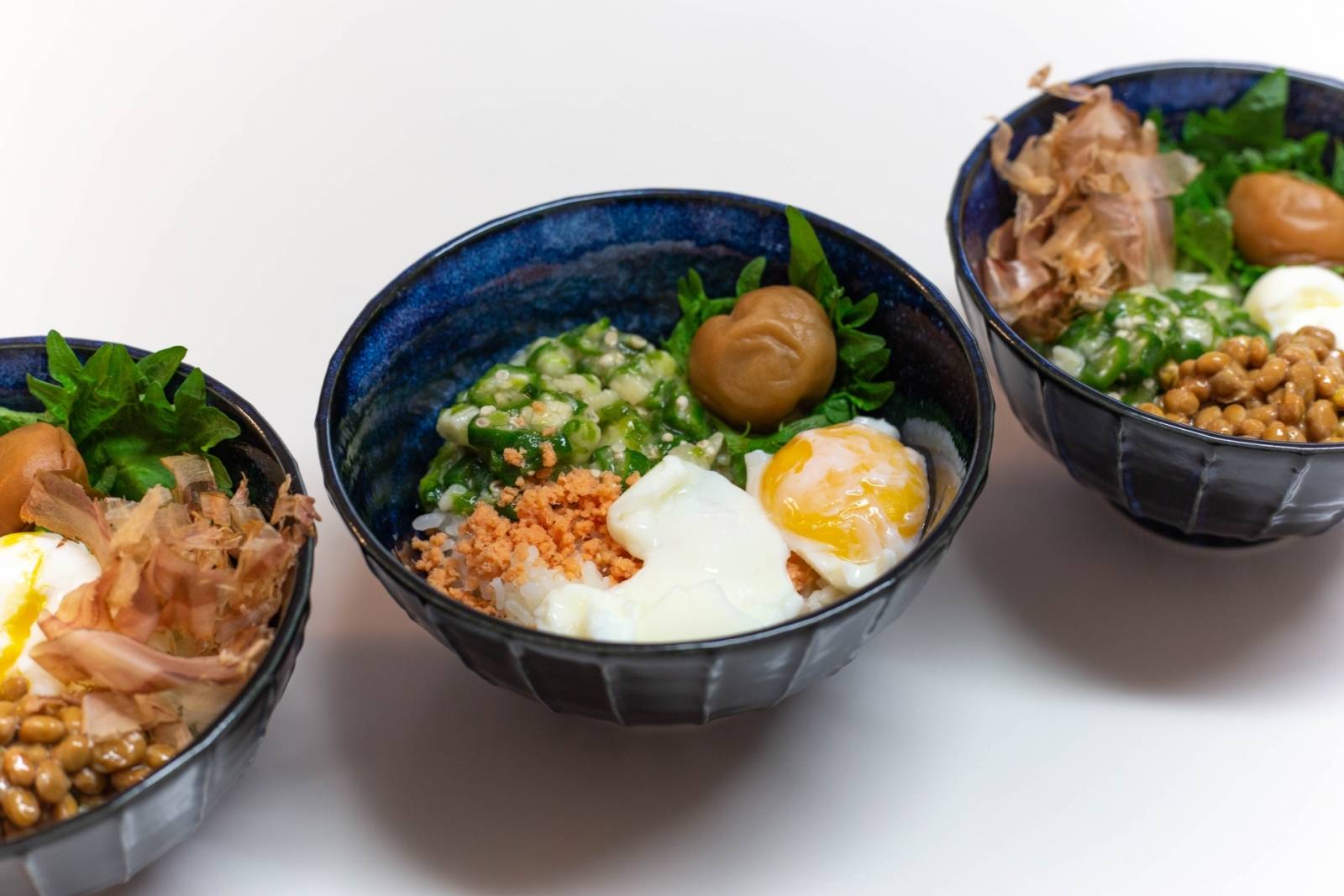 納豆やオクラ入りの丼3杯