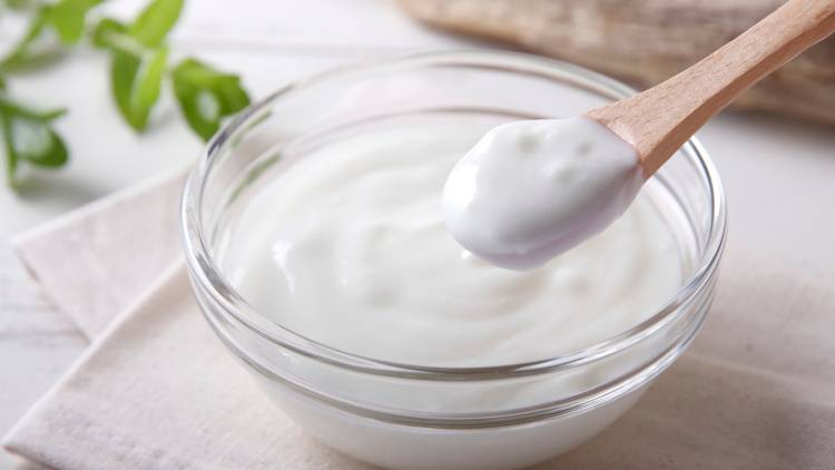お腹が張る原因はコレかも…。ヨーグルトと一緒に食べるとガスが増えやすい食材3選|管理栄養士が解説