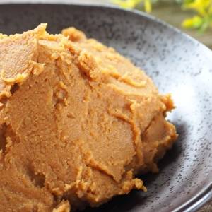 味噌汁だけじゃない!続けやすい“味噌ちょい足し”腸活アイデア4選|管理栄養士が解説