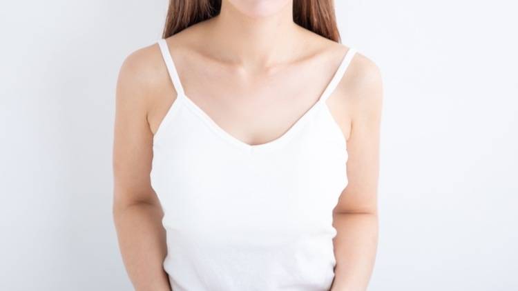 薄着の季節に慌てない!「鎖骨下ほぐし」で呼吸を深めて、デコルテ・脇まわりをすっきり整える