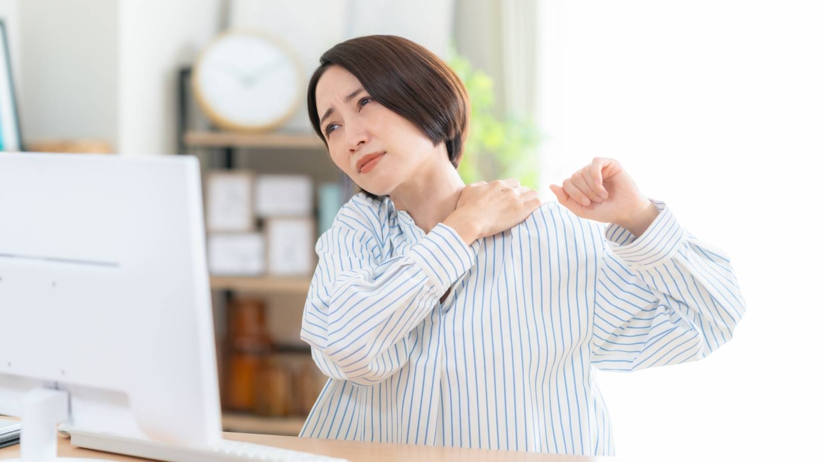 マッサージより効果大！肩こり・巻き肩を寝たままリセット→たった1分で呼吸から美姿勢になる「オープンブック」