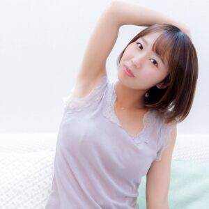 「脇腹ストレッチ」では「深く倒す」は卒業!角度より大切なお尻の固定で、脇腹はもっと伸びる!