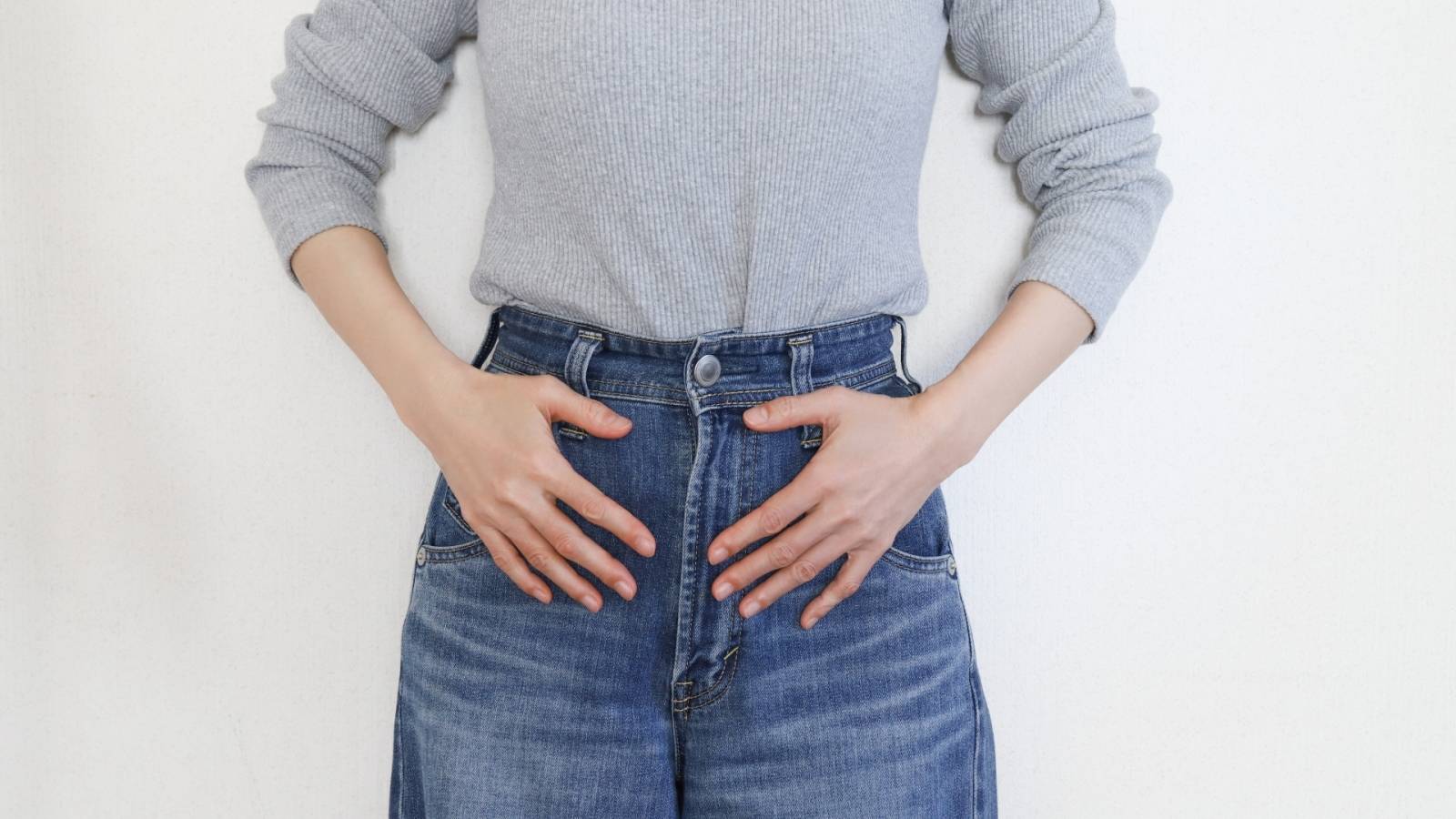 お腹を引き締めたいなら腹筋するより内もも鍛えて！【寝たままOK】下腹ぽっこり改善エクササイズ