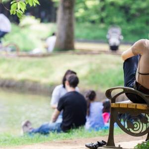 「楽しいはずの場面」なのに気持ちが伴わない…なぜ?その背景にあるもの|心理師が解説
