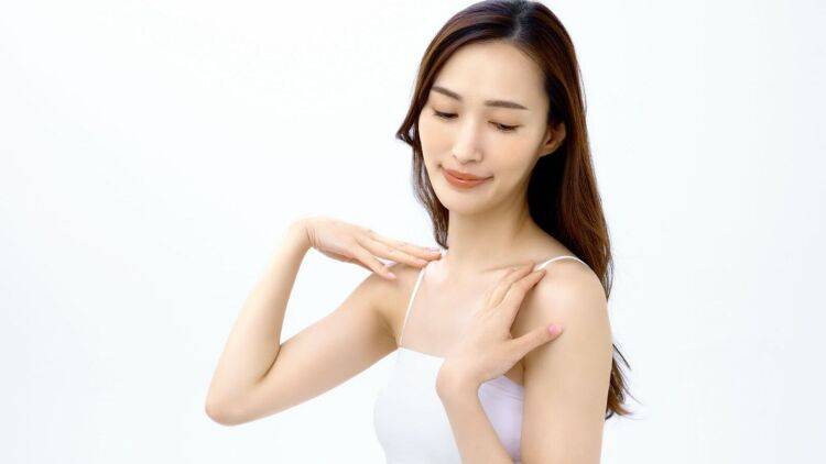 見た目の印象が変わるだけじゃない!パフォーマンスが劇的に変わる〈肩・デコルテの整え方〉