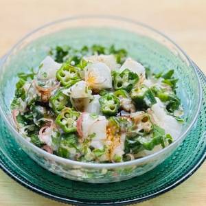 「とろり × シャキッ」のダブル食感！初夏のお腹をやさしく整える〈さっぱり梅サラダ〉レシピ