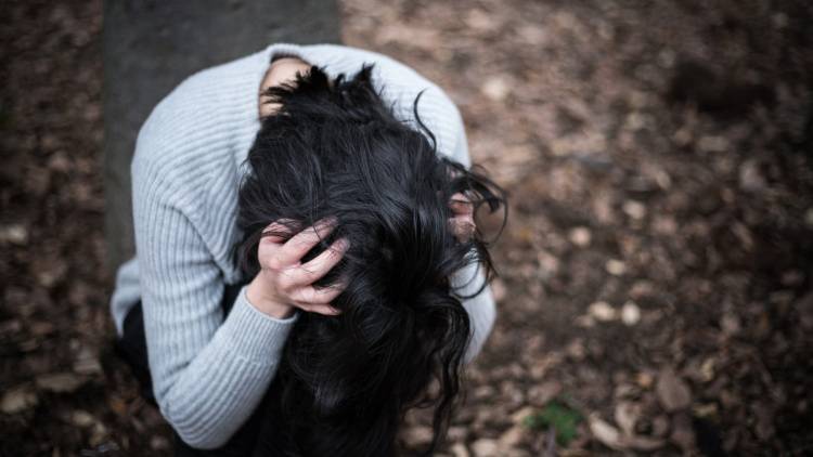 中高年シングル、家賃が払えず泣いた日々…。自分はダメだ、の呪縛を解き「死なないでよかった」と思えるまで【経験談】