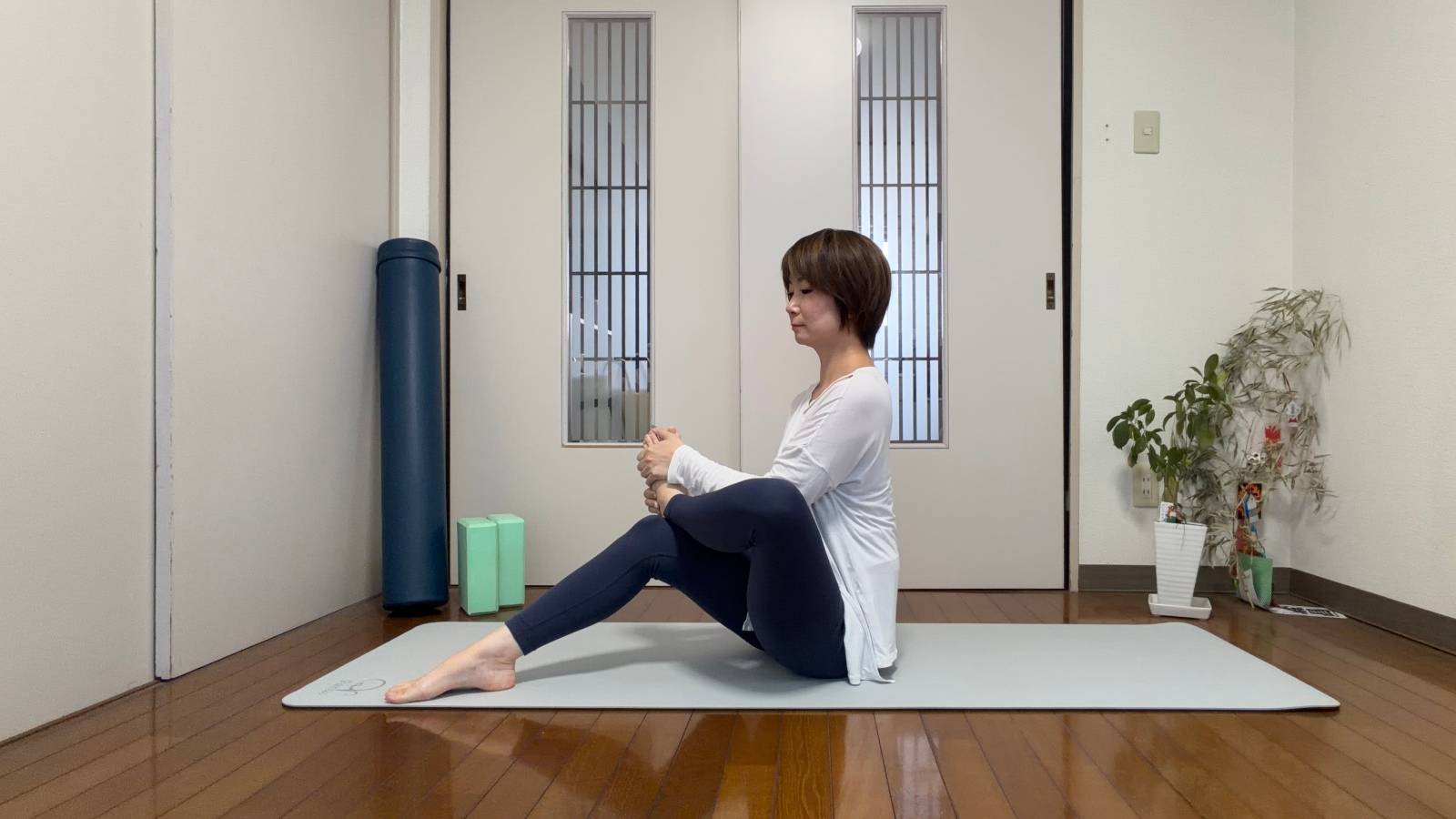 梨状筋ほぐしストレッチ