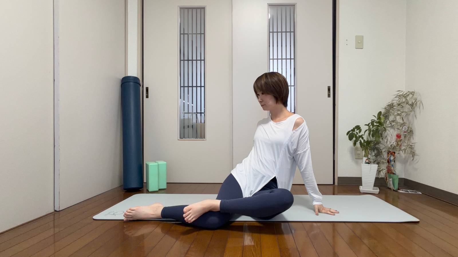 梨状筋ほぐしストレッチ