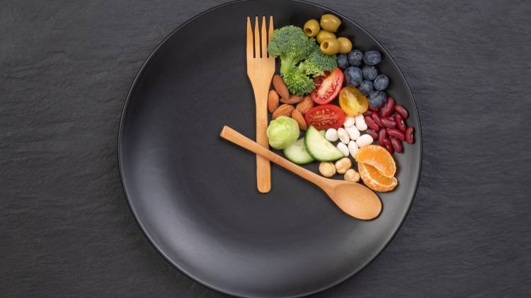 寝る前3時間の「食べない時間」が養生時間に|就寝前の食事を控えることで、夜間の血圧や心拍、血糖指標に良い変化が?