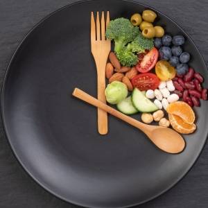 寝る前3時間の「食べない時間」が養生時間に|就寝前の食事を控えることで、夜間の血圧や心拍、血糖指標に良い変化が?