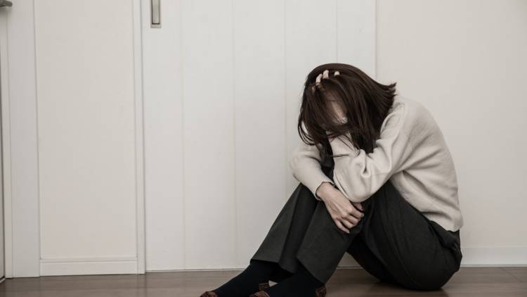 「ガラスの天井」の議論からこぼれ落ちる、低賃金とケア役割に縛られた地方の女性たち【インタビュー】