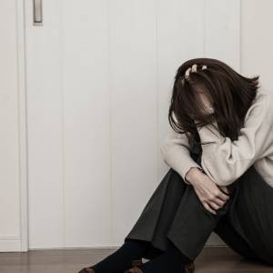 「ガラスの天井」の議論からこぼれ落ちる、低賃金とケア役割に縛られた地方の女性たち【インタビュー】