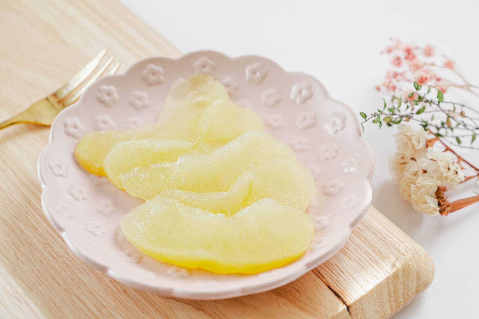 「体にいい」が裏目に？りんごでお腹が張る“やりがち習慣”5つ